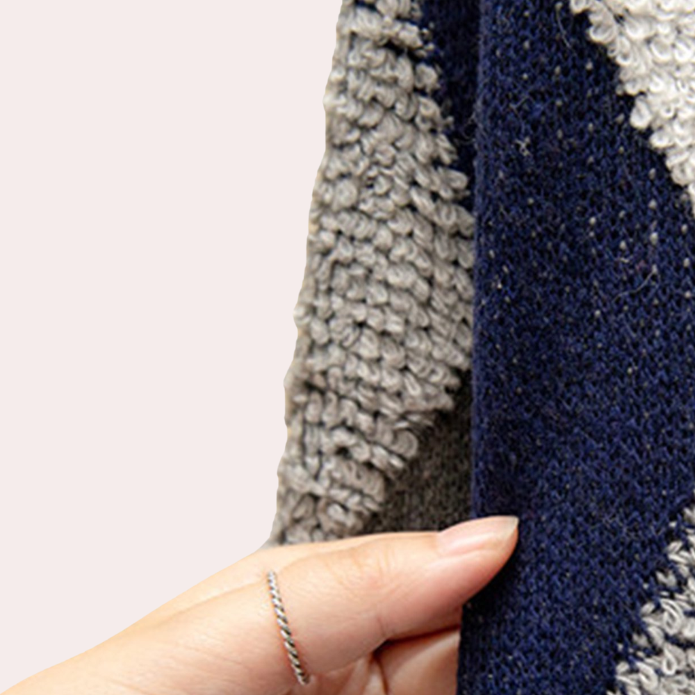 Women's Oversized Knit Cardigan – Argyle Pattern